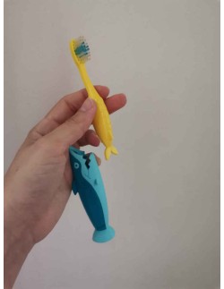 Elgydium Kids Toothbrush Shark 2-6 years ΠΟΡΤΟΚΑΛΙ 1 τεμάχιο